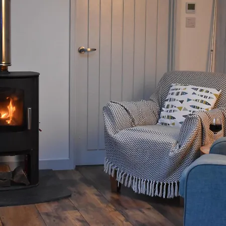 Bream Barn - Sea View, Woodburner, Easy Walk To The Beach, Parking, Full Kitchen Falmouth Exterior photo