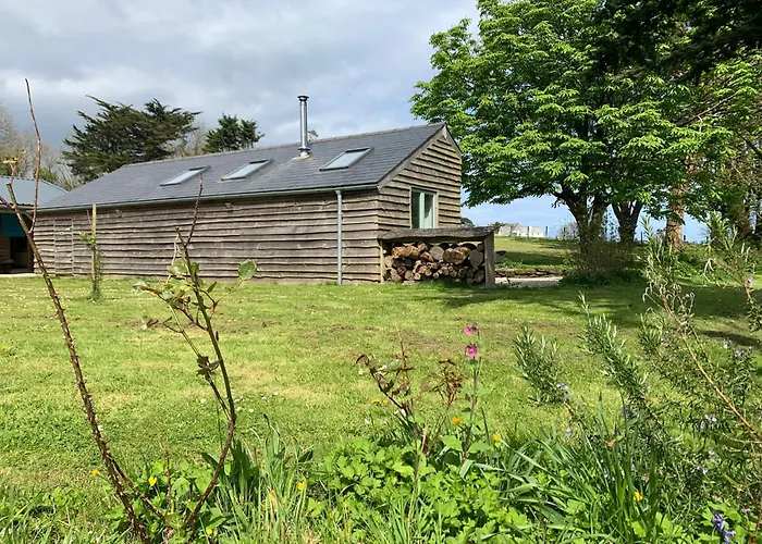 Bream Barn - Sea View, Woodburner, Easy Walk To The Beach, Parking, Full Kitchen