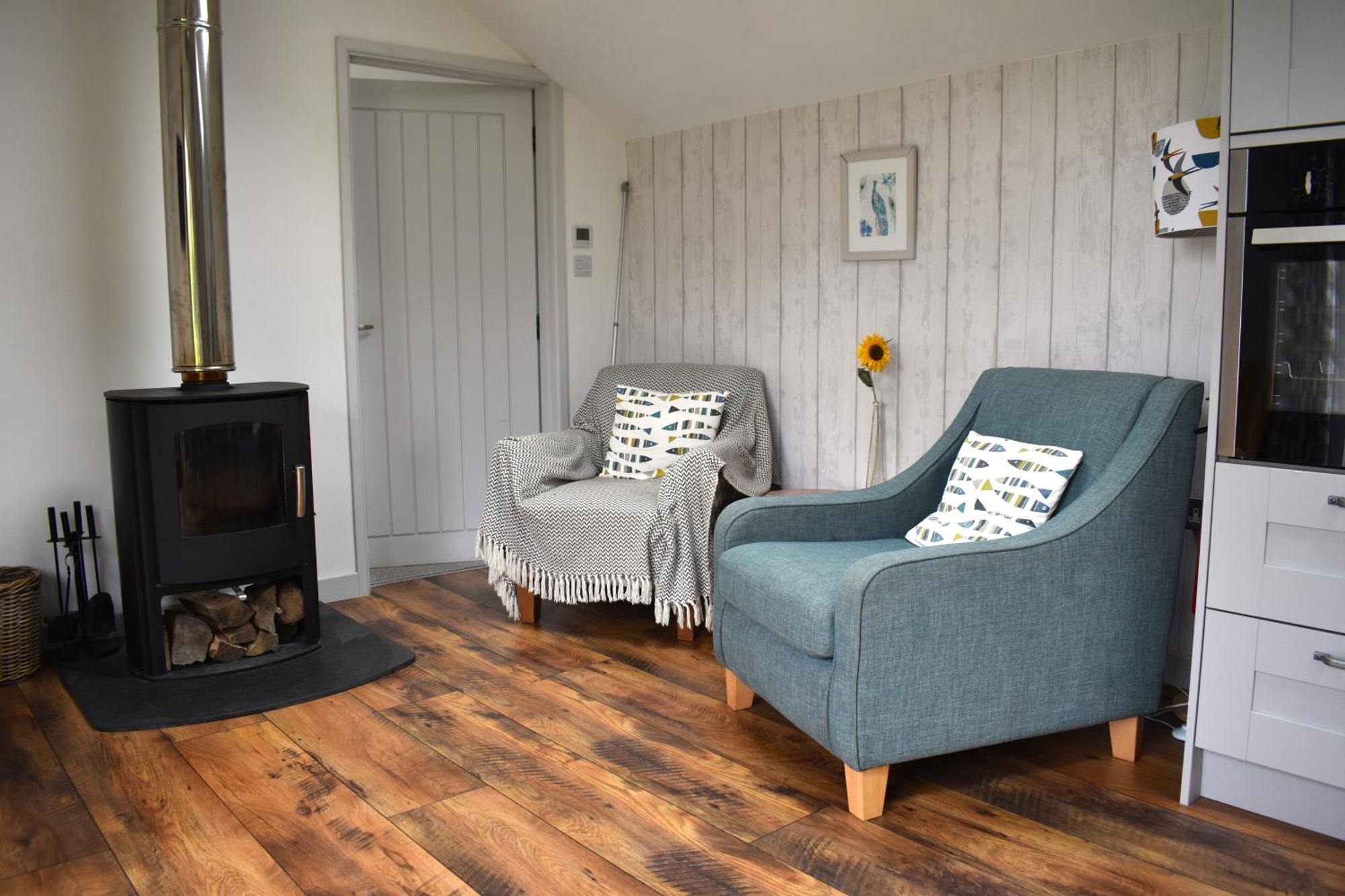 Bream Barn - Sea View, Woodburner, Easy Walk To The Beach, Parking, Full Kitchen * Falmouth