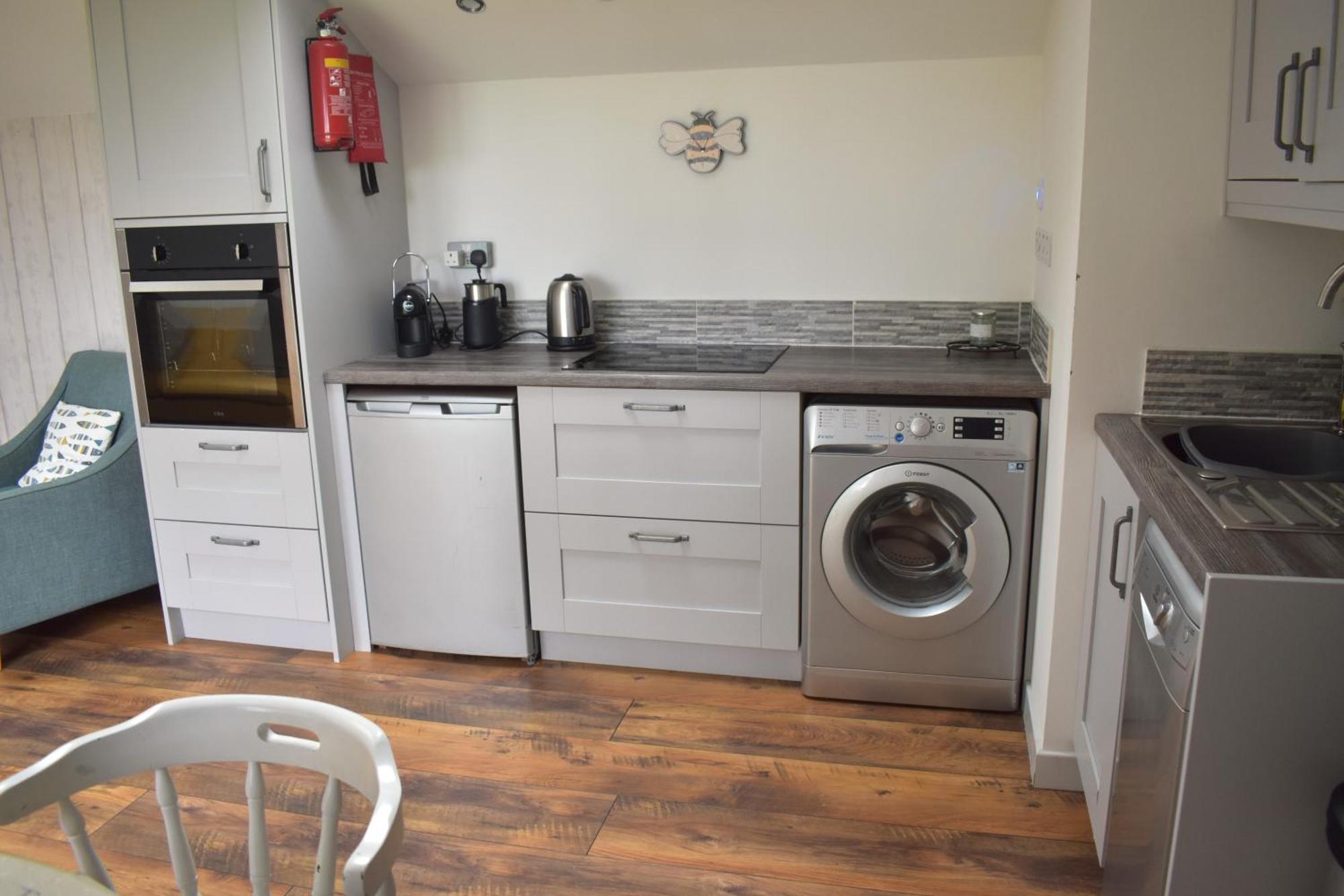 Holiday home Bream Barn - Sea View, Woodburner, Easy Walk To The Beach, Parking, Full Kitchen Falmouth