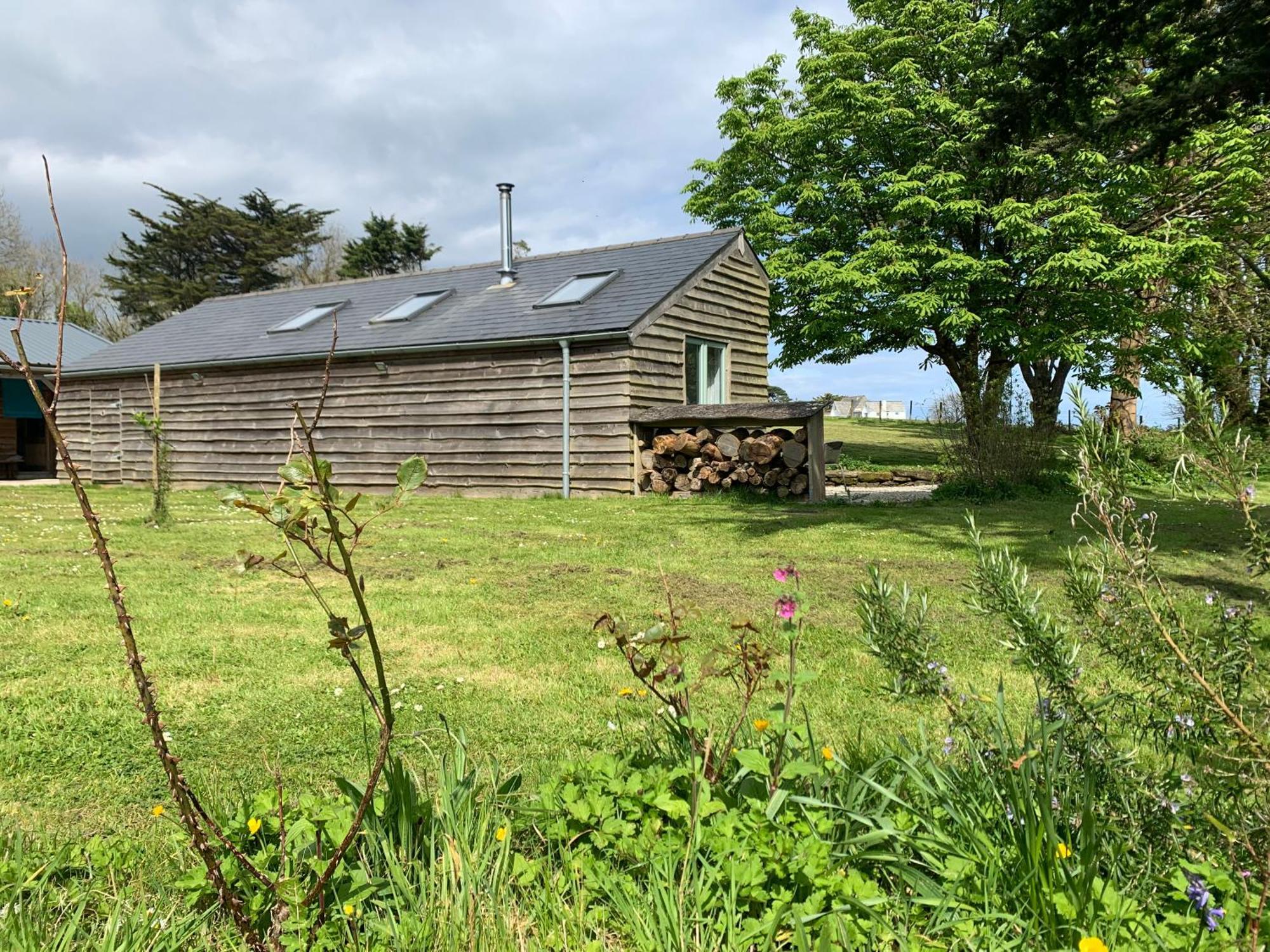 Bream Barn - Sea View, Woodburner, Easy Walk To The Beach, Parking, Full Kitchen *